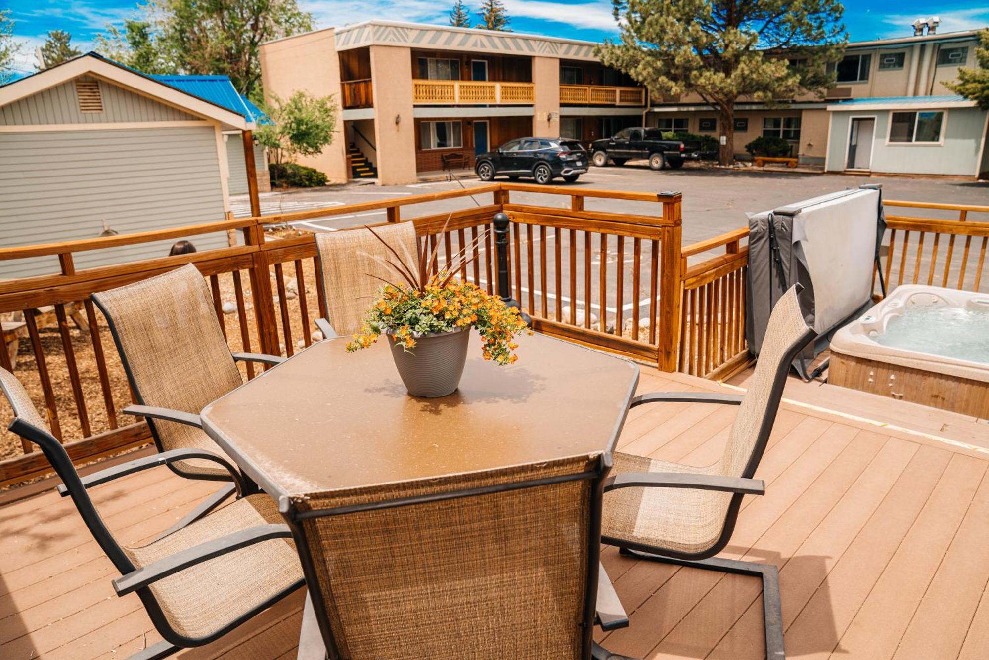Salida Inn & Monarch Suites Exterior foto