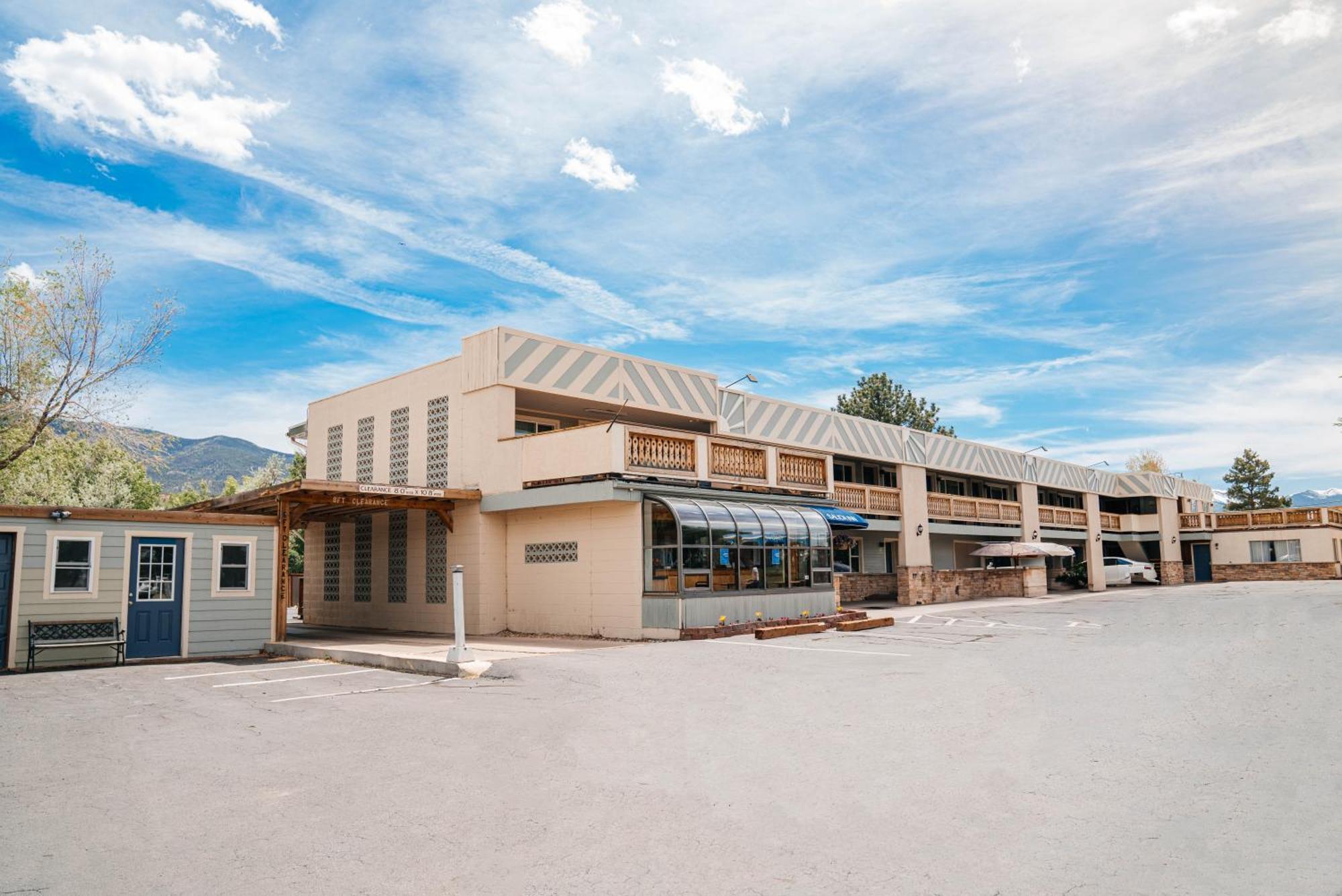 Salida Inn & Monarch Suites Exterior foto