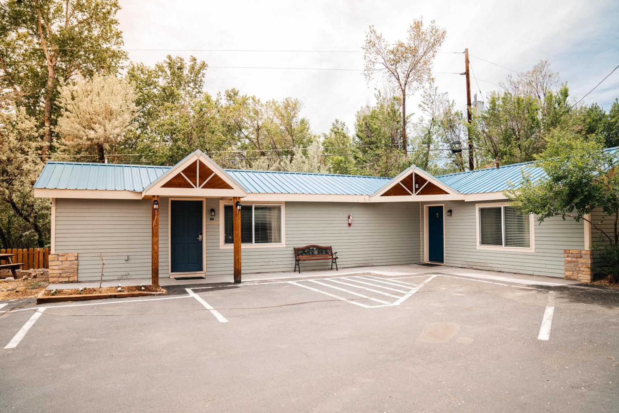 Salida Inn & Monarch Suites Exterior foto